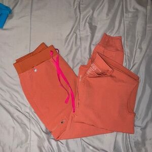 Figs scrubs terracotta rafaela xxsmall top and Zamora sm/petite bottom